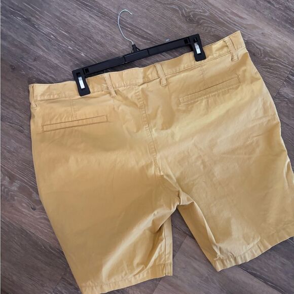 Men's Dockers Yellow Shorts Sz 40 - Picture 2 of 4